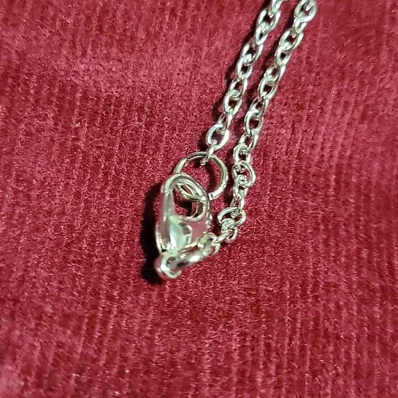 Ferret Otter Necklace - Picture 3 of 3